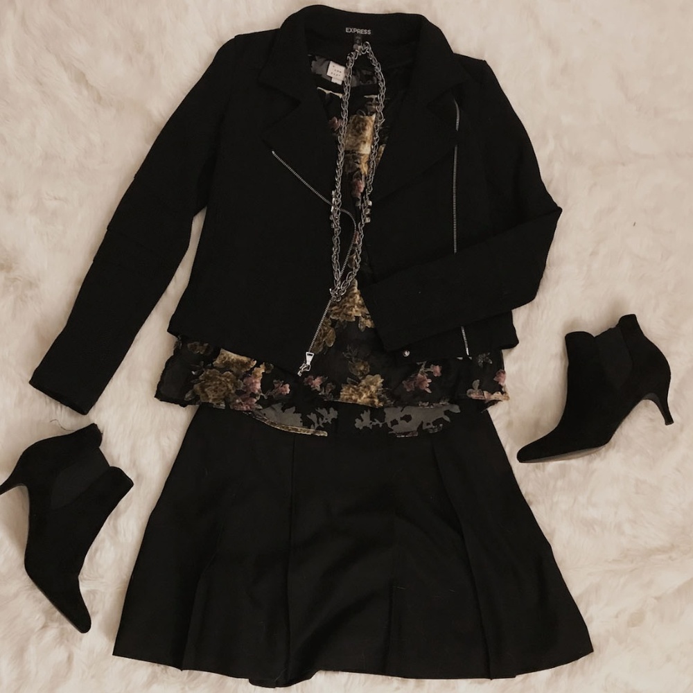 EXPRESS Long Sleeve Knit Moto Blazer